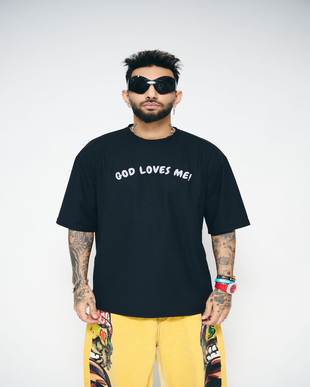 GOD LOVES ME — BLACK OVERSIZED TEE