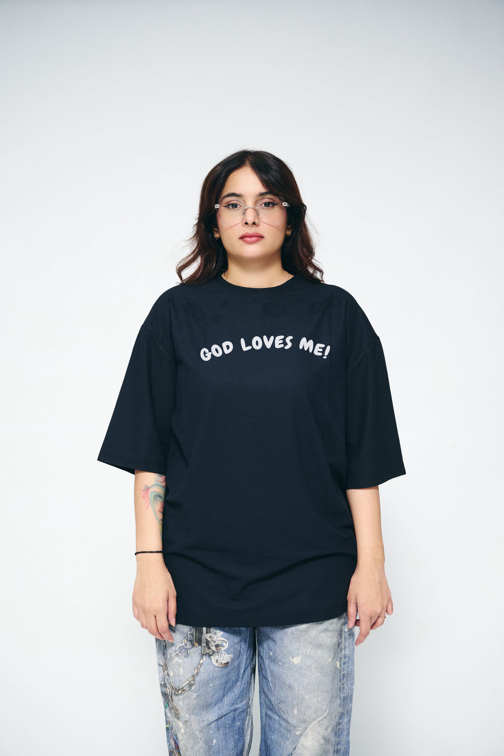 GOD LOVES ME — BLACK OVERSIZED TEE