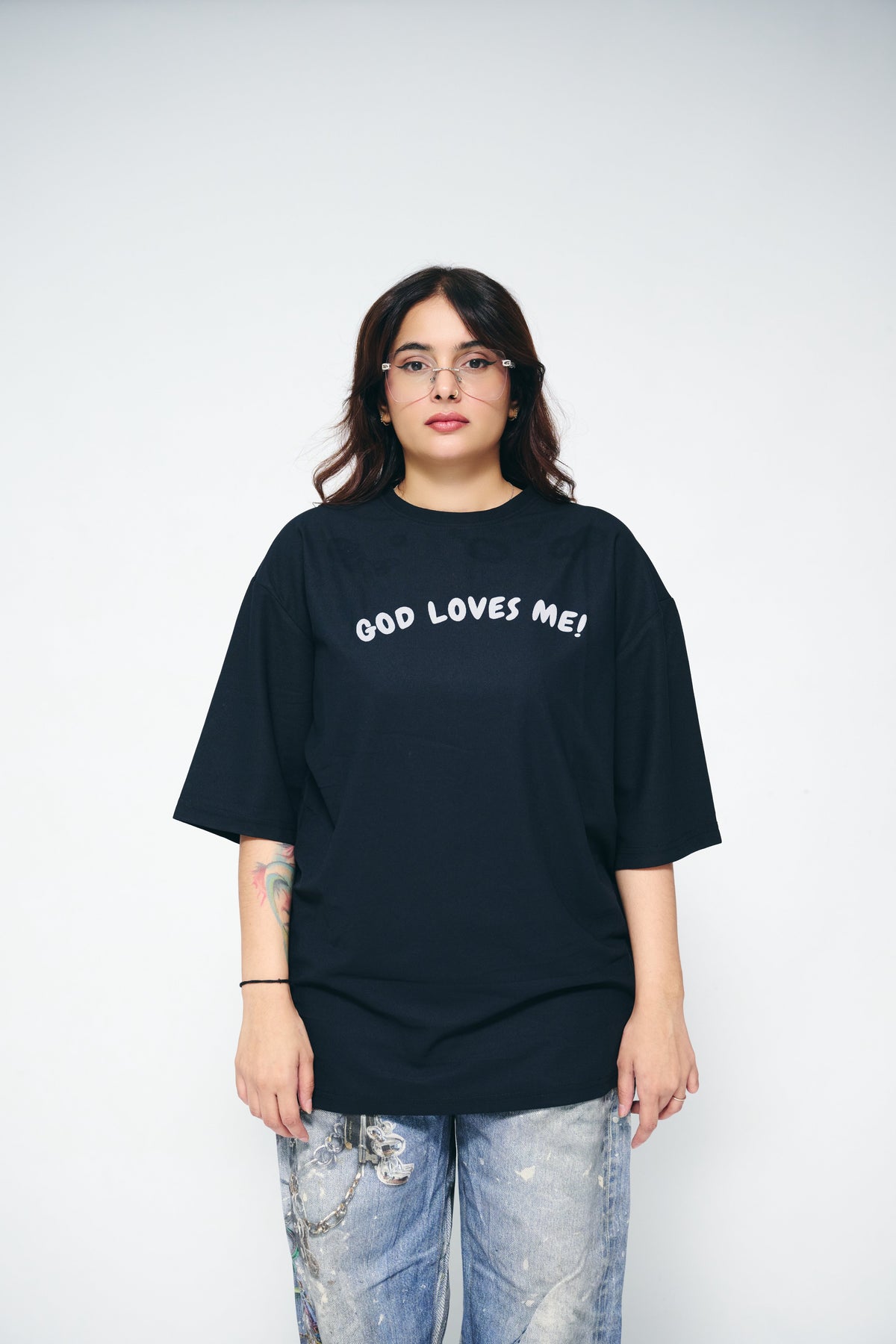 GOD LOVES ME — BLACK OVERSIZED TEE